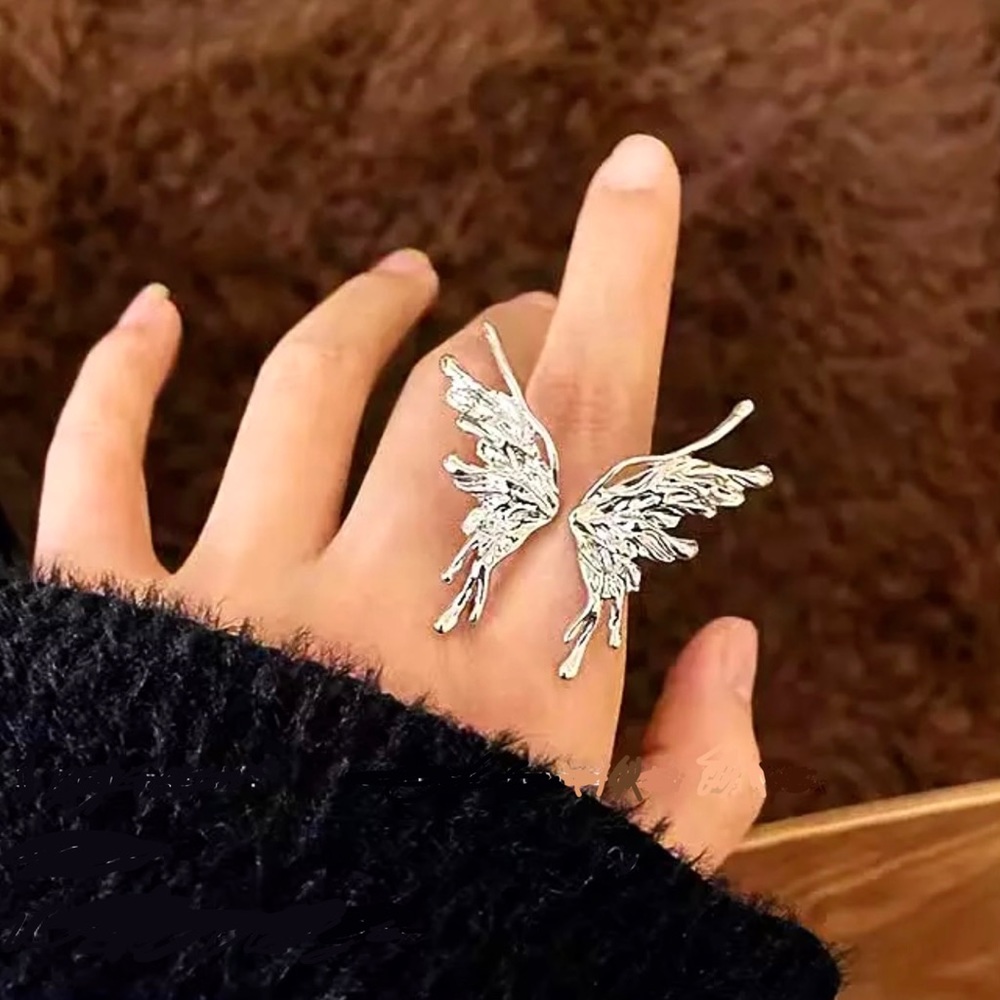 🆕 Ethereal Liquid Silver Fairy Wings 3D Optical Illusion Ring NWT